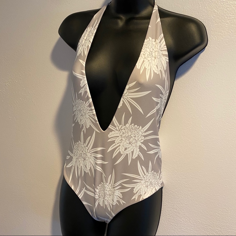 👙 MIKOH Full Piece • GUC